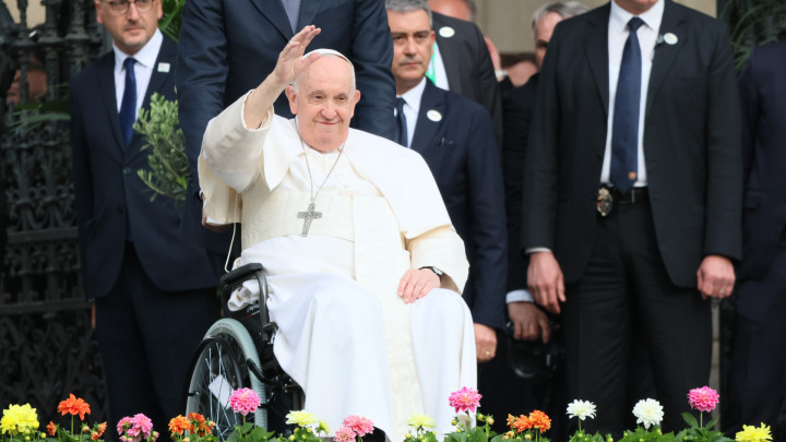 Ferenc pápa megérkezik a Szent István-bazilikához - Pope Francis arrives at St Stephen's Basilica