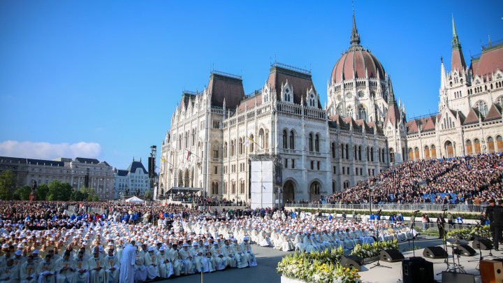 Szentmise a Kossuth téren Ferenc pápával - Holy Mass with Pope Francis on Kossuth Square