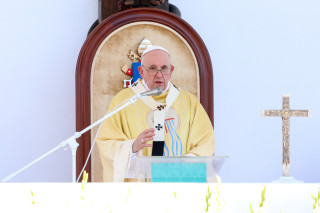 Pope Francis, Budapest, 52nd International Eucharistic Congress statio orbis clo...