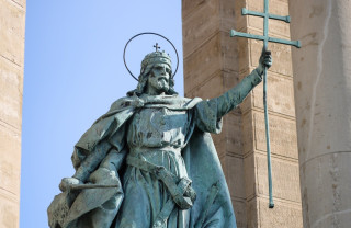 Szent István szobra a Hősök terén